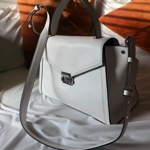 Brand New Michael Kors Purse!!